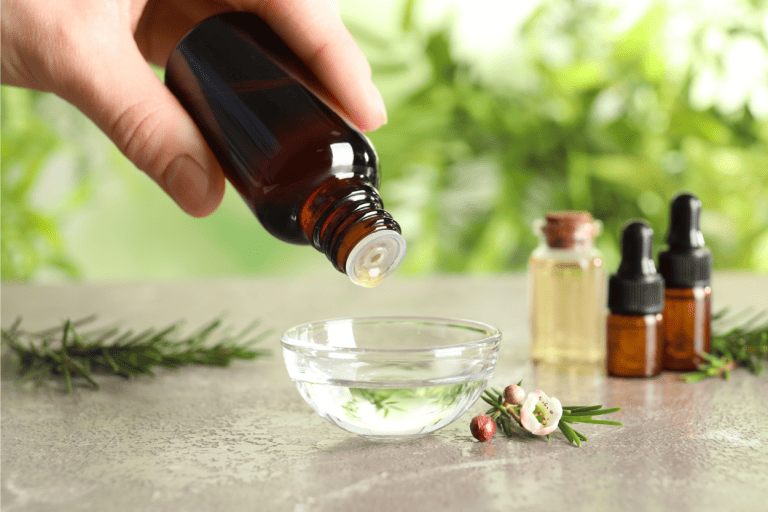 CLEAR ACNE NATURALLY USING OILS